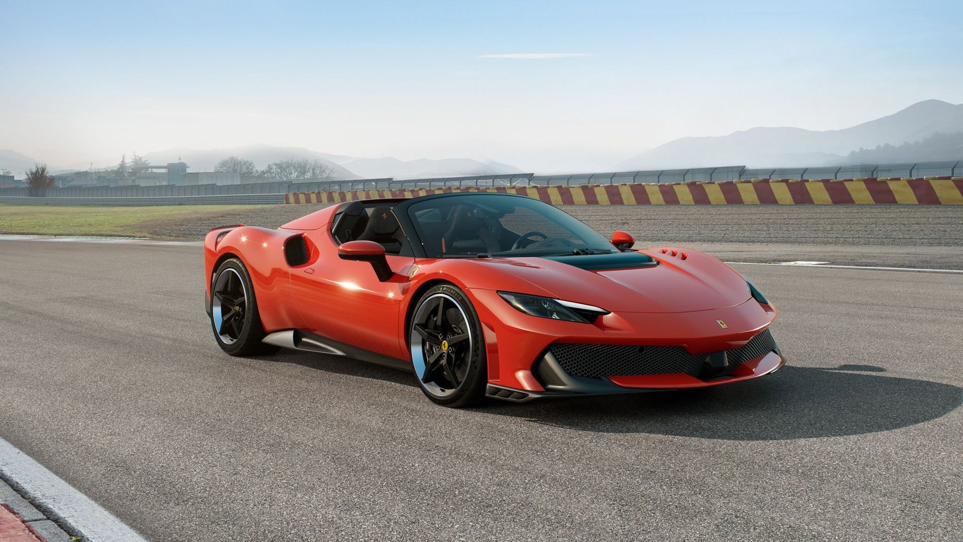 10_Spider_front34_16_9_47dfb62d-e25b-4373-8f13-d59b155fecf3.jpg